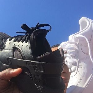 Black huarache and af1 size :7